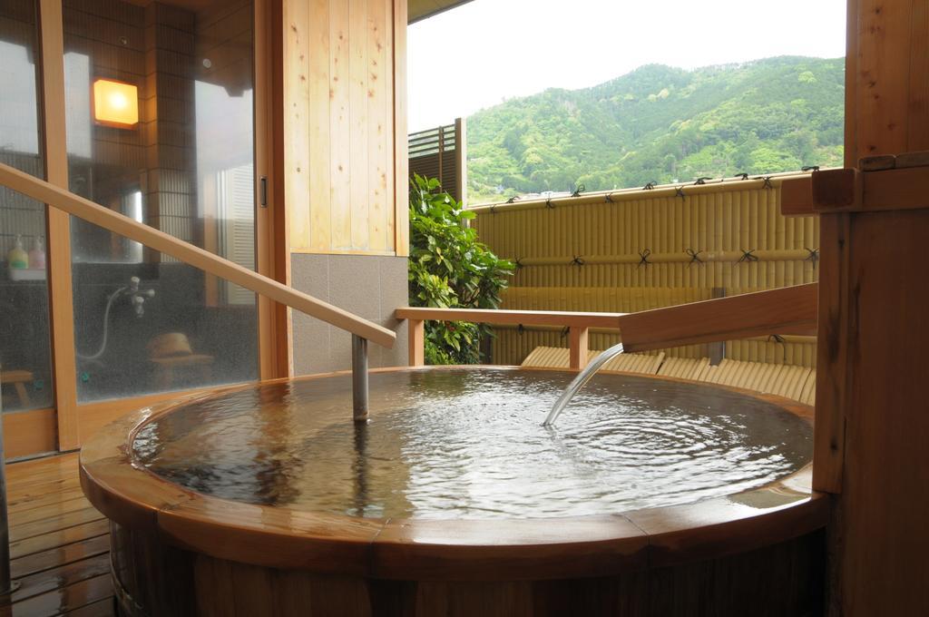 Yugawara Onsen Kawasegien Isuzu Hotel Atami  Eksteriør billede