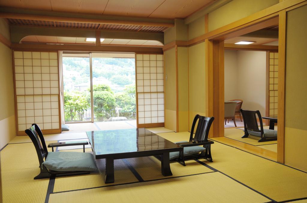 Yugawara Onsen Kawasegien Isuzu Hotel Atami  Eksteriør billede